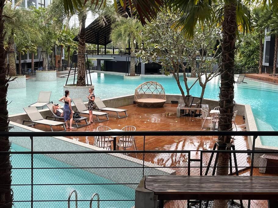 Kamala Beach P55 Exclusive Junior Suite Buitenkant foto